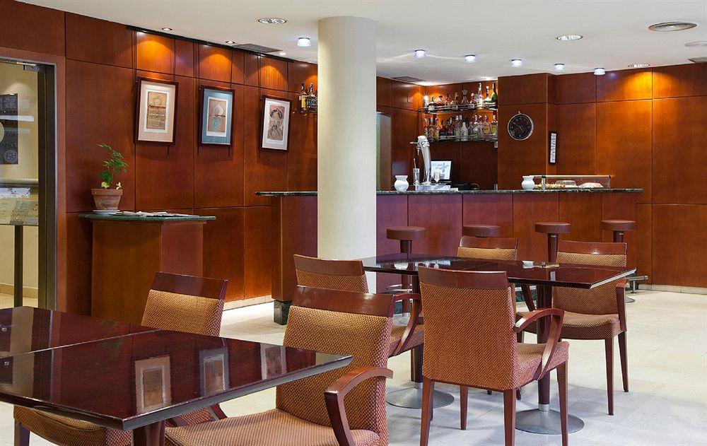Nh Ciudad De Santander Hotel Restaurant photo